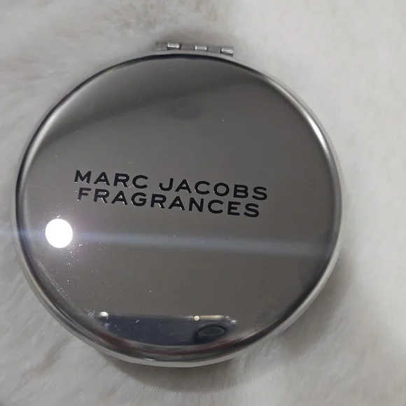 Marc Jacobs cosmetic, purse, travel mirror NEW - Picture 3 of 8